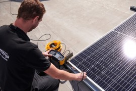 Tester multifunctional pentru testarea instalatiilor fotovoltaice Fluke SMFT-1000